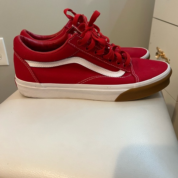 Vans Old Skool (Gum Bumper) True White/ Red size 9.5 worn almost new - Picture 4 of 7